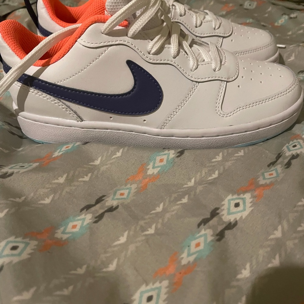 Nikes - Picture 10 of 10